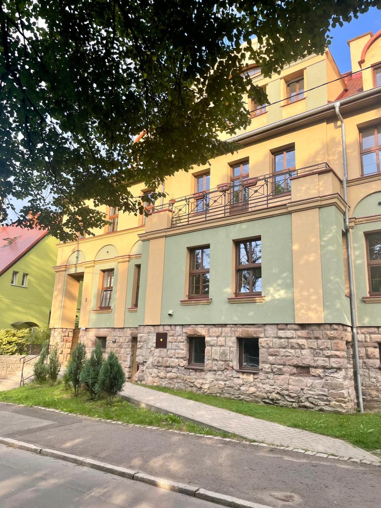 Szmaragdowa Sowa Lejlighed Wałbrzych Eksteriør billede
